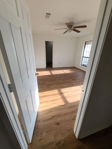 4916 Ledgestone Drive, Fort Worth, TX 76132