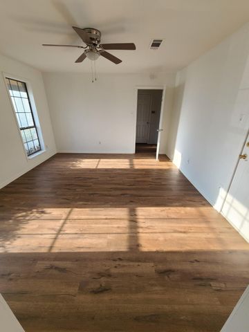 4916 Ledgestone Drive, Fort Worth, TX 76132