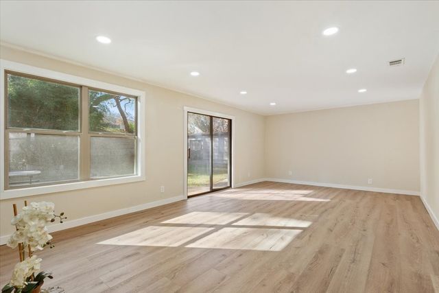 1453 Eagle Canyon Drive, China Spring, TX 76633