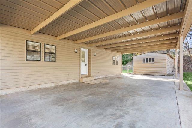 1453 Eagle Canyon Drive, China Spring, TX 76633