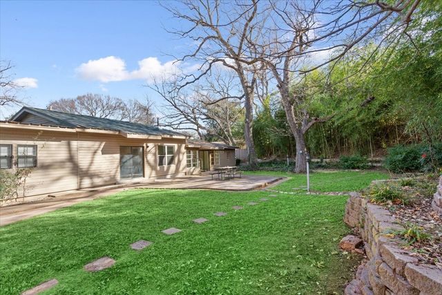 1453 Eagle Canyon Drive, China Spring, TX 76633