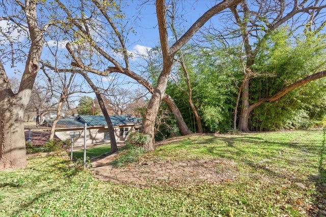 1453 Eagle Canyon Drive, China Spring, TX 76633