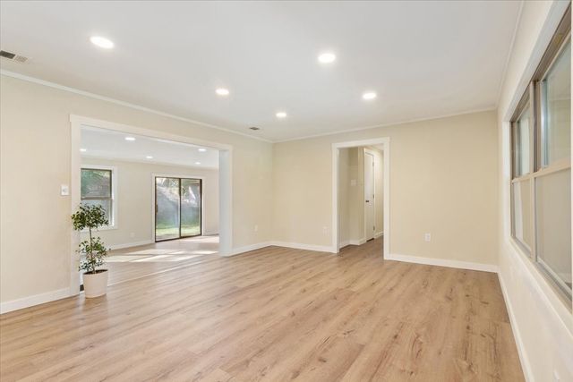 1453 Eagle Canyon Drive, China Spring, TX 76633