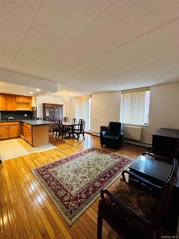 136-17 Maple Avenue 5A, Flushing, NY 11355