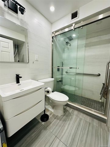 136-17 Maple Avenue 5A, Flushing, NY 11355