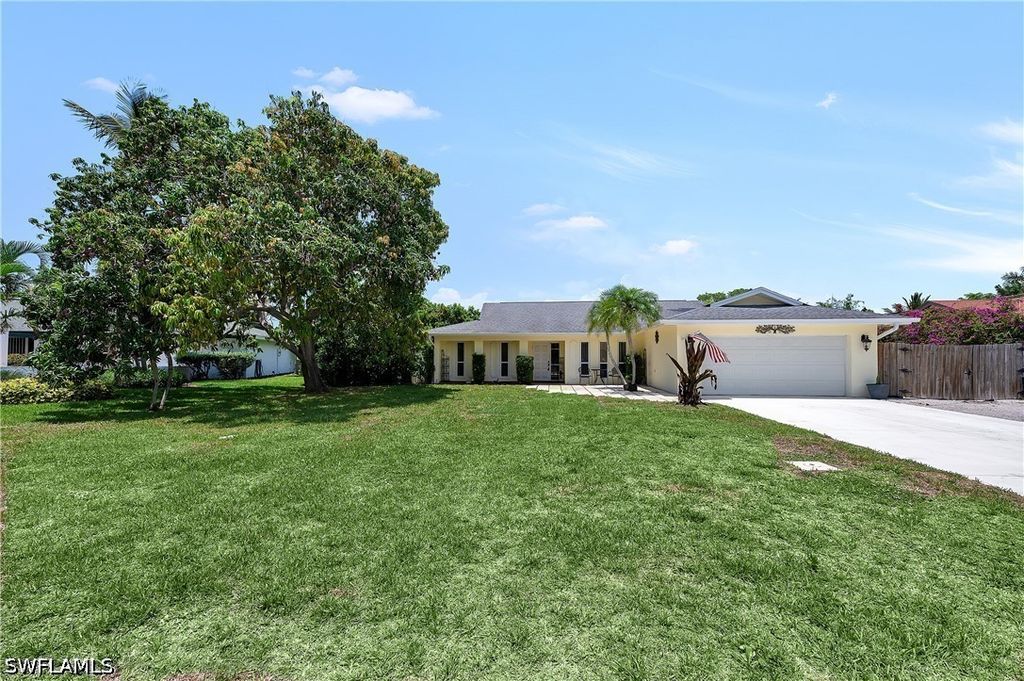 639 S Pompano DR, Naples, FL 34110