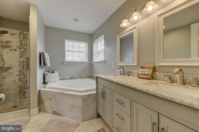 141 QUIET RD, Sicklerville, NJ 08081