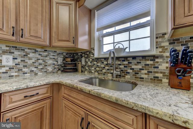141 QUIET RD, Sicklerville, NJ 08081