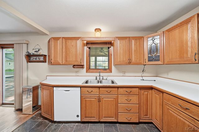 295 Ridgeway Drive, Brooklyn, MI 49230