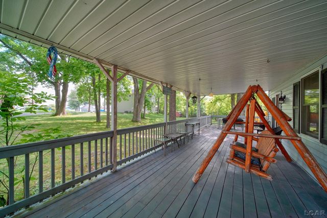 295 Ridgeway Drive, Brooklyn, MI 49230