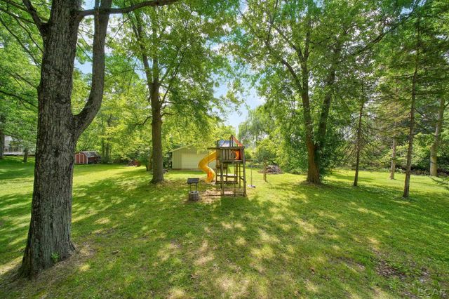 295 Ridgeway Drive, Brooklyn, MI 49230