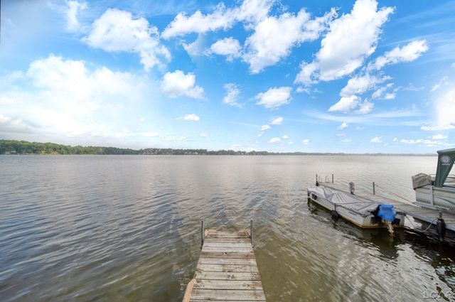 295 Ridgeway Drive, Brooklyn, MI 49230