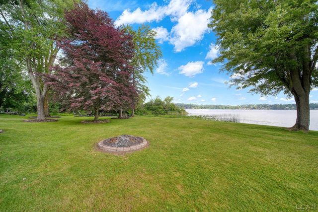 295 Ridgeway Drive, Brooklyn, MI 49230