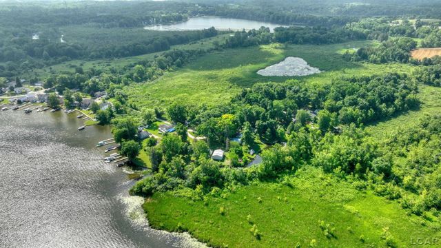 295 Ridgeway Drive, Brooklyn, MI 49230