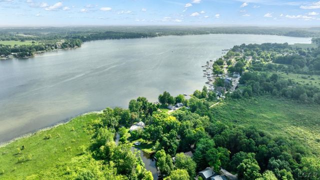 295 Ridgeway Drive, Brooklyn, MI 49230