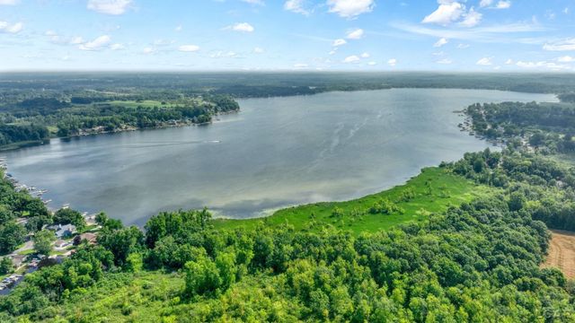 295 Ridgeway Drive, Brooklyn, MI 49230