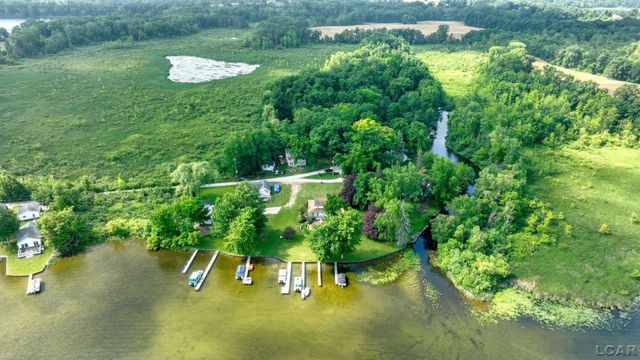 295 Ridgeway Drive, Brooklyn, MI 49230
