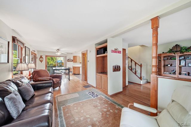295 Ridgeway Drive, Brooklyn, MI 49230