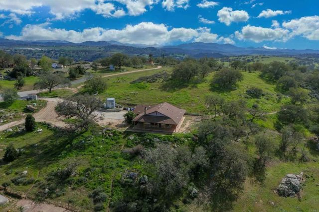 24710 Sutherland Drive, Ramona, CA 92065