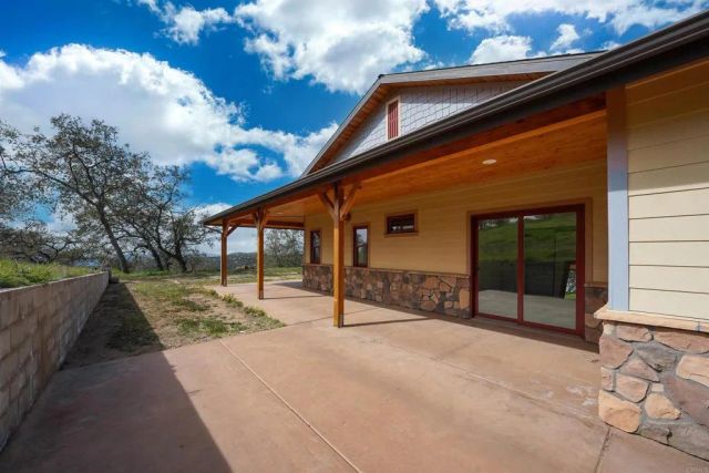 24710 Sutherland Drive, Ramona, CA 92065