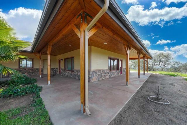 24710 Sutherland Drive, Ramona, CA 92065