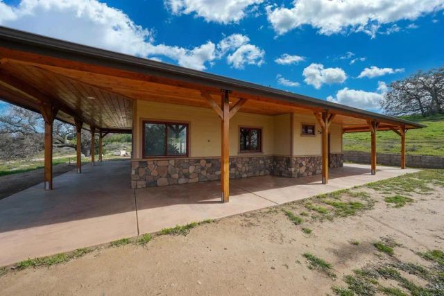 24710 Sutherland Drive, Ramona, CA 92065