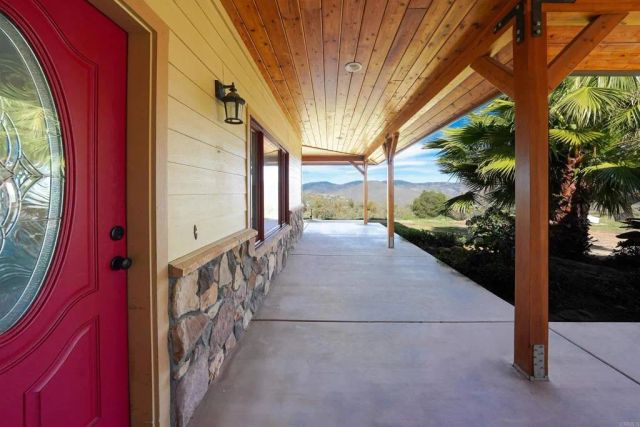 24710 Sutherland Drive, Ramona, CA 92065