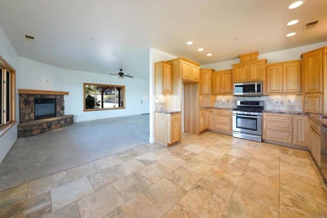 24710 Sutherland Drive, Ramona, CA 92065