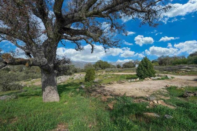 24710 Sutherland Drive, Ramona, CA 92065
