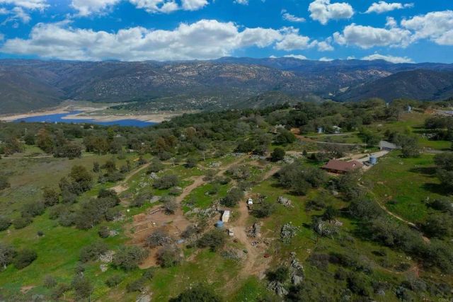 24710 Sutherland Drive, Ramona, CA 92065