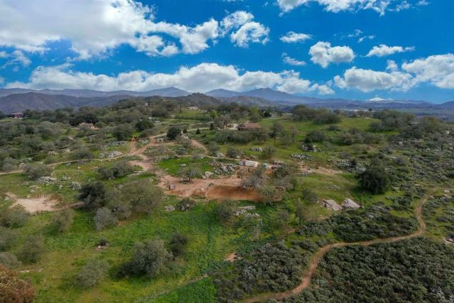 24710 Sutherland Drive, Ramona, CA 92065