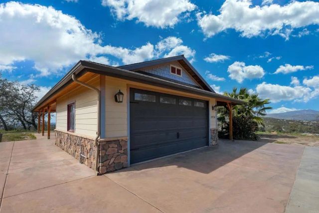 24710 Sutherland Drive, Ramona, CA 92065