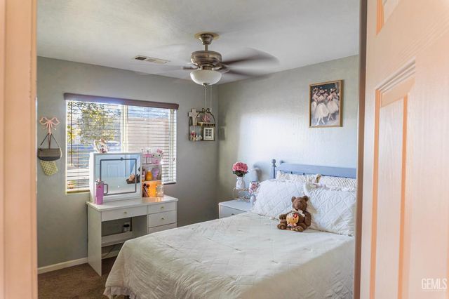 5414 Red Wheat Avenue, Bakersfield, CA 93313