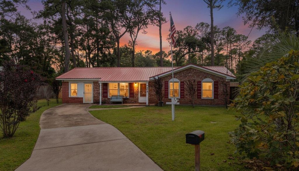 109 Robin Court, Summerville, SC 29485