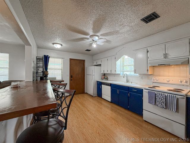 292 N Moccasin Avenue, Tahlequah, OK 74464