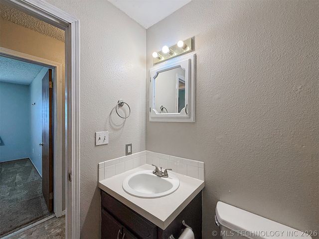 292 N Moccasin Avenue, Tahlequah, OK 74464