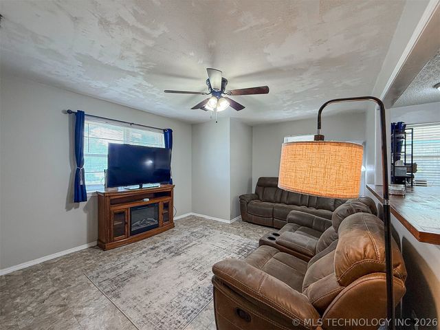292 N Moccasin Avenue, Tahlequah, OK 74464