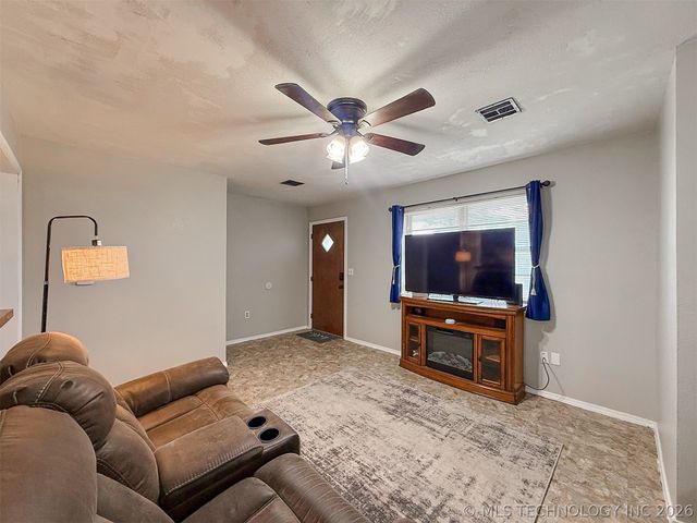 292 N Moccasin Avenue, Tahlequah, OK 74464