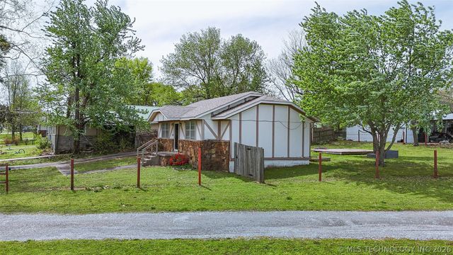 292 N Moccasin Avenue, Tahlequah, OK 74464