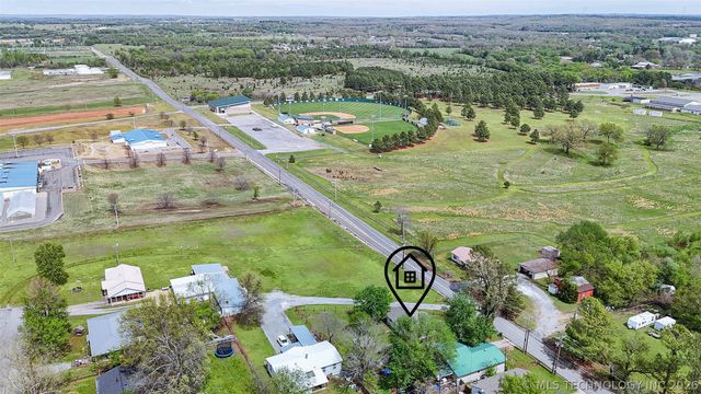 292 N Moccasin Avenue, Tahlequah, OK 74464