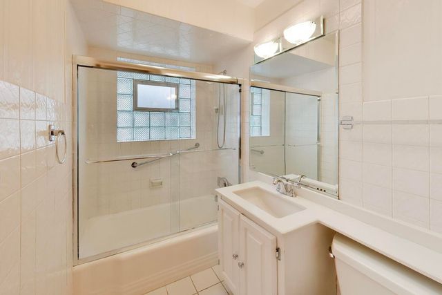309 Wisconsin Drive, Des Plaines, IL 60016