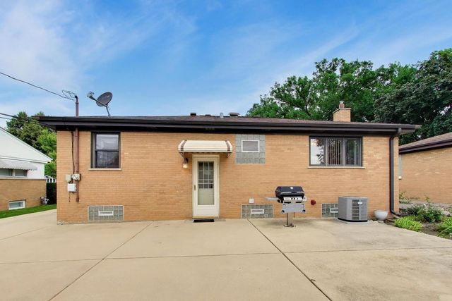 309 Wisconsin Drive, Des Plaines, IL 60016