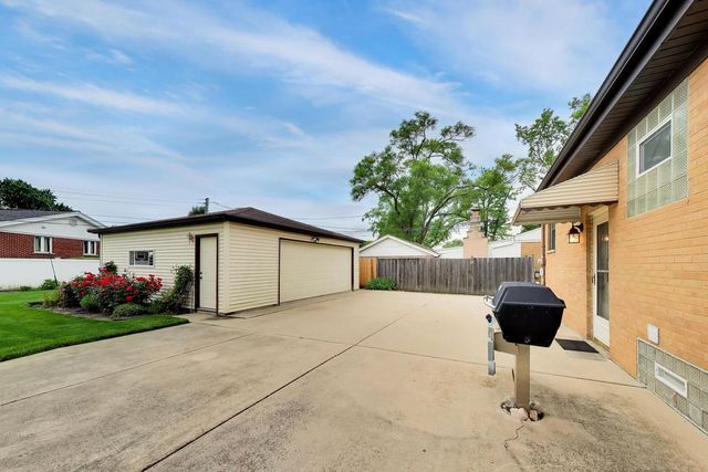 309 Wisconsin Drive, Des Plaines, IL 60016