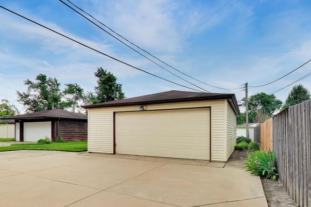 309 Wisconsin Drive, Des Plaines, IL 60016