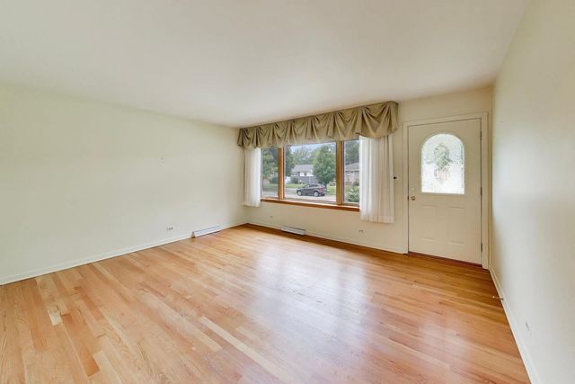 309 Wisconsin Drive, Des Plaines, IL 60016