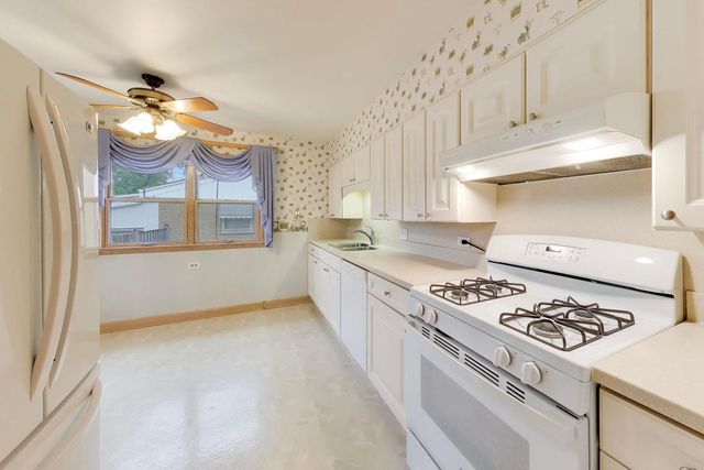 309 Wisconsin Drive, Des Plaines, IL 60016