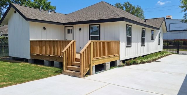 5210 Polk Street, Houston, TX 77023
