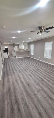 5210 Polk Street, Houston, TX 77023