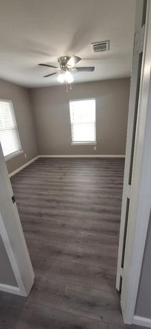 5210 Polk Street, Houston, TX 77023