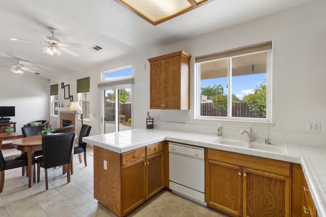 702 Pleasant Valley Dr, Ione, CA 95640